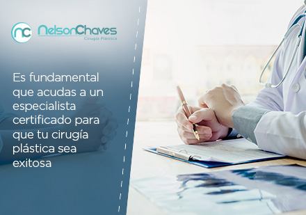 Cirujano Plstico en Colombia Hablando con un Paciente