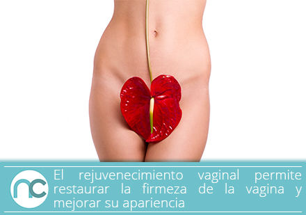 Un cirujano plástico en Colombia es la mejor opción para un rejuvenecimiento vaginal Cuerpo de mujer con flor en su pubis